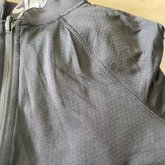 Reversible zip up athletic sweater by Ivivva size 12 -black and white - Picture 3 of 14